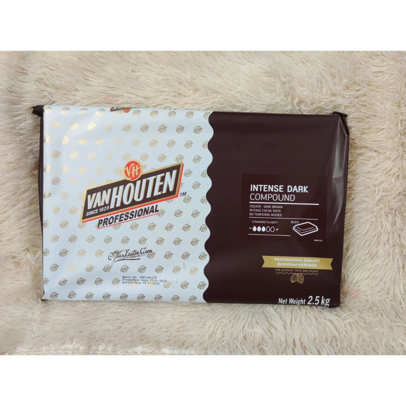 VANHOUTEN Professional Intense Dark Chocolate Compound- 2.5 KG - 3